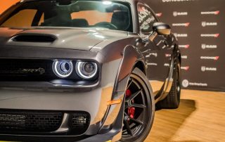 Detalle lateral izquierdo Dodge Challenger SRT® HELLCAT REDEYE WIDEBODY